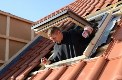 Pose de fenêtres de toit Velux à Curlu